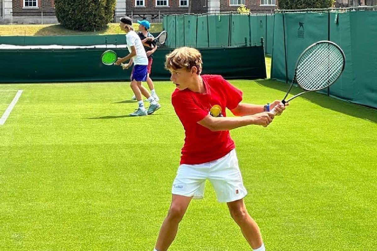 Românul care a jucat la Wimbledon studiază la academia lui Nadal și are un singur vis » Interviu amplu: „Aici, școala e bazată mai mult pe logică. La noi, doar pe memorare” + cum l-a dezamăgit România