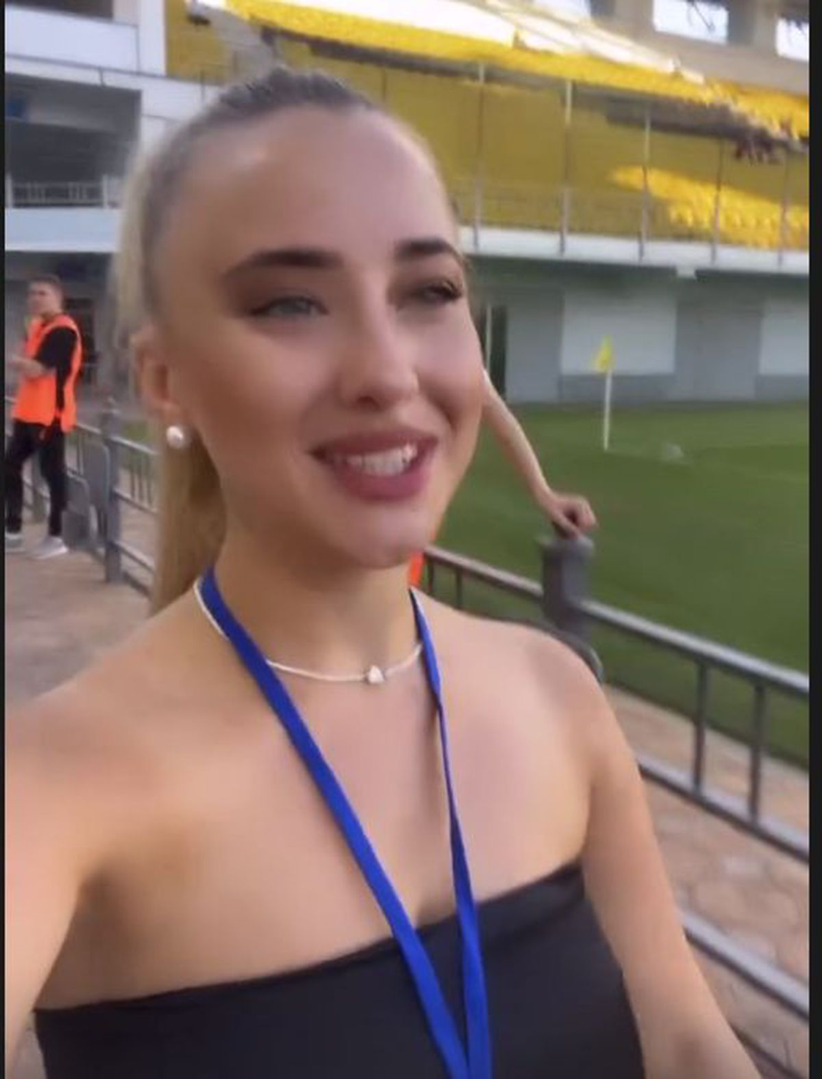 Gică Hagi, susținut de frumusețile locale la meciul cu Sheriff: „E dotată cumsecade!”