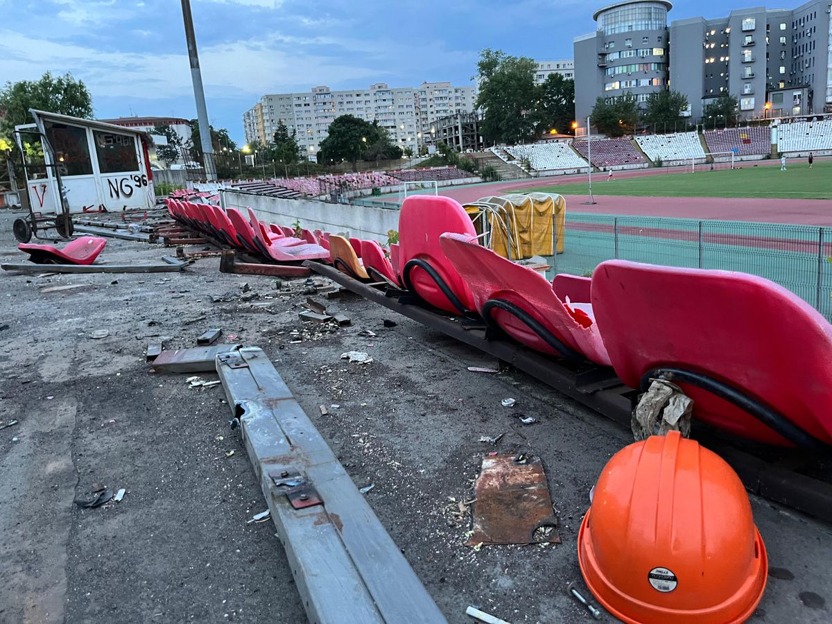 A început demolarea Stadionului Dinamo