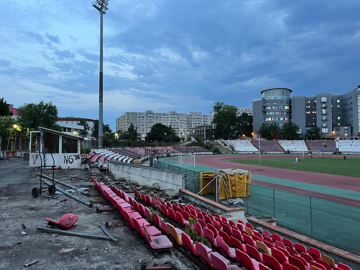 Începe DEZMEMBRAREA stadionului Dinamo » Imagini uluitoare: arena „câinilor” se transformă într-o adevărată ruină