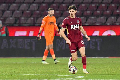 Matei Ilie și Răzvan Sava (în plan îndepărtat) și-au prelungit contractele cu CFR Cluj // foto: Imago Images