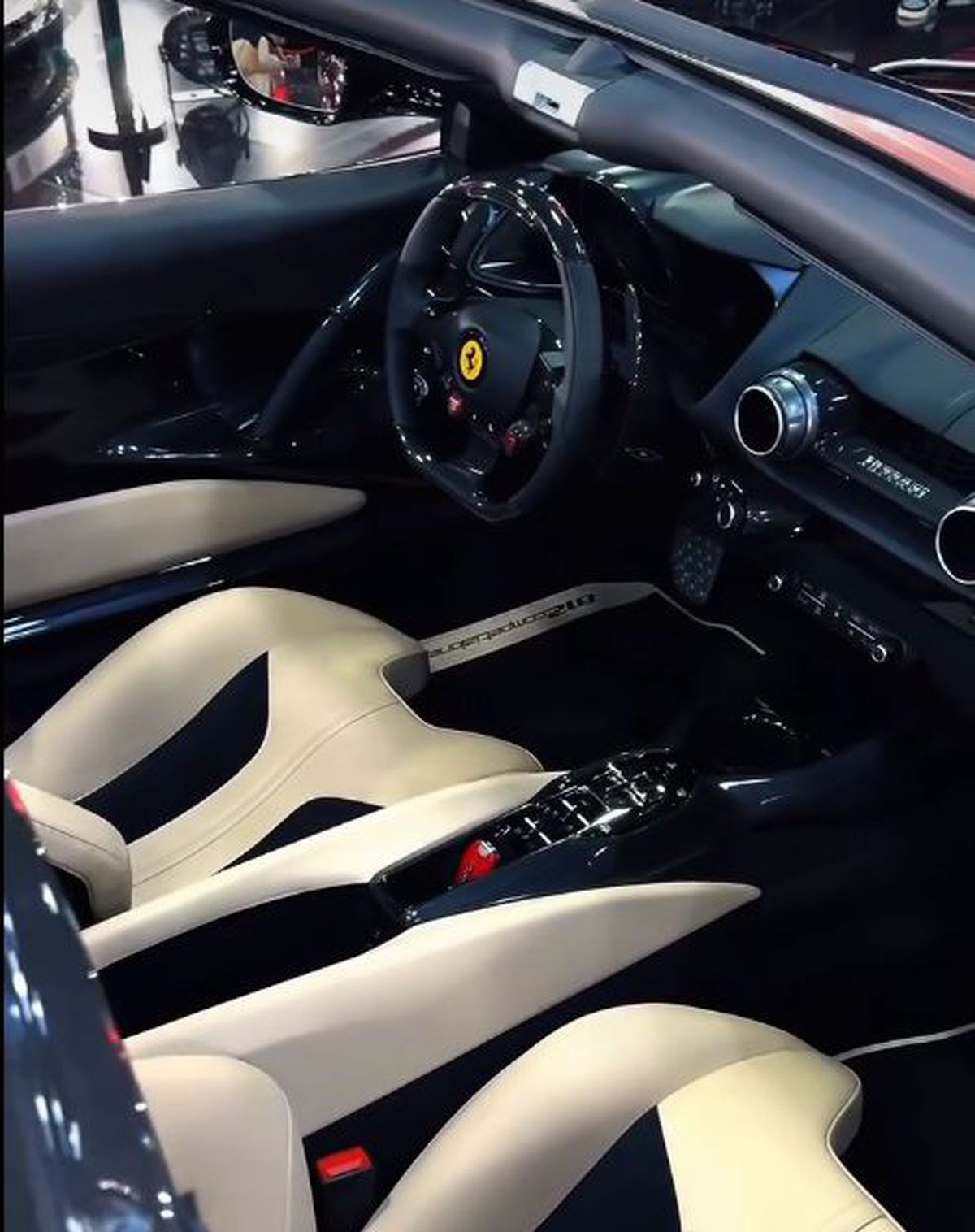 Ion Țiriac, aroganță la prezentarea noului Ferrari 812 Competizione Aperta