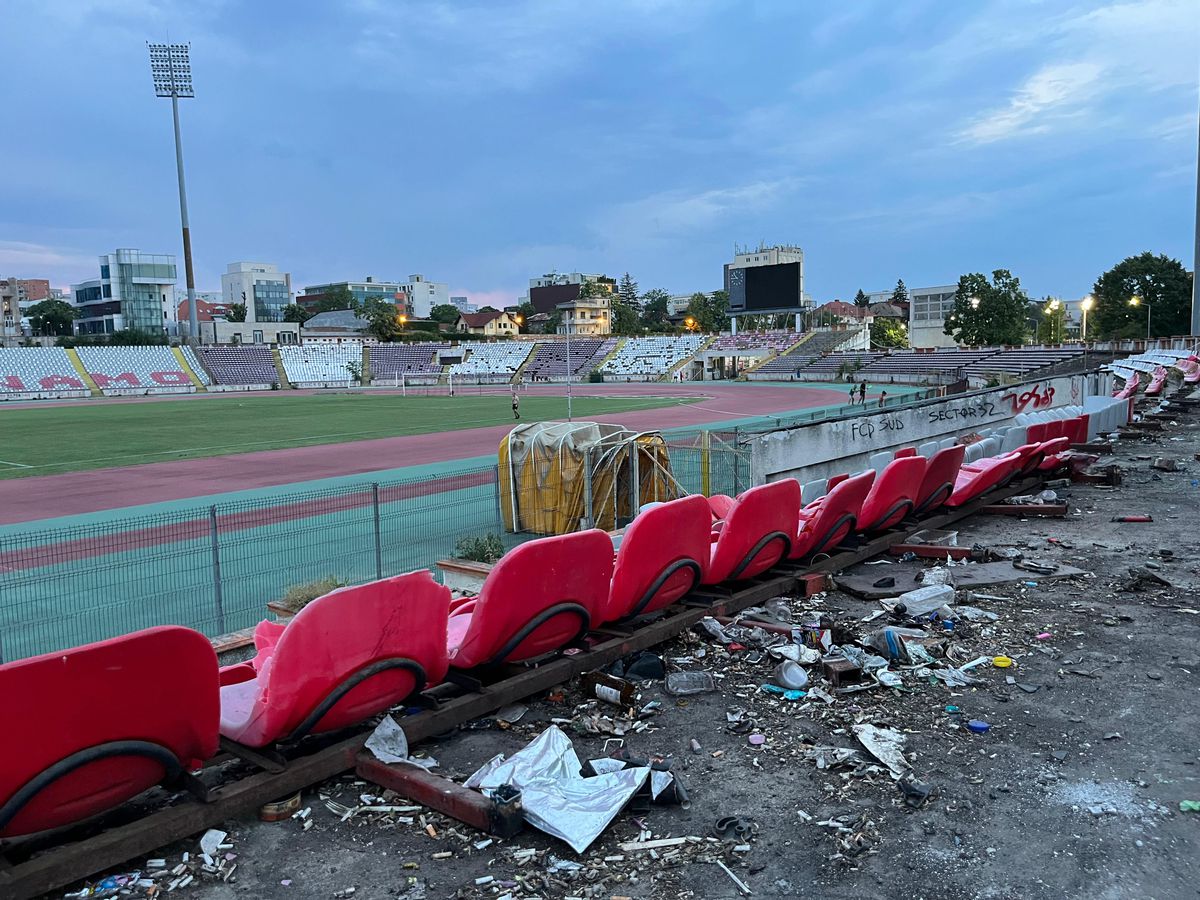 A început demolarea Stadionului Dinamo