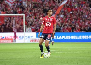 Ipoteza lansată de ziarele spaniole despre transferul lui Leny Yoro » Ibericii susțin că francezul a fost amenințat să semneze cu Manchester United