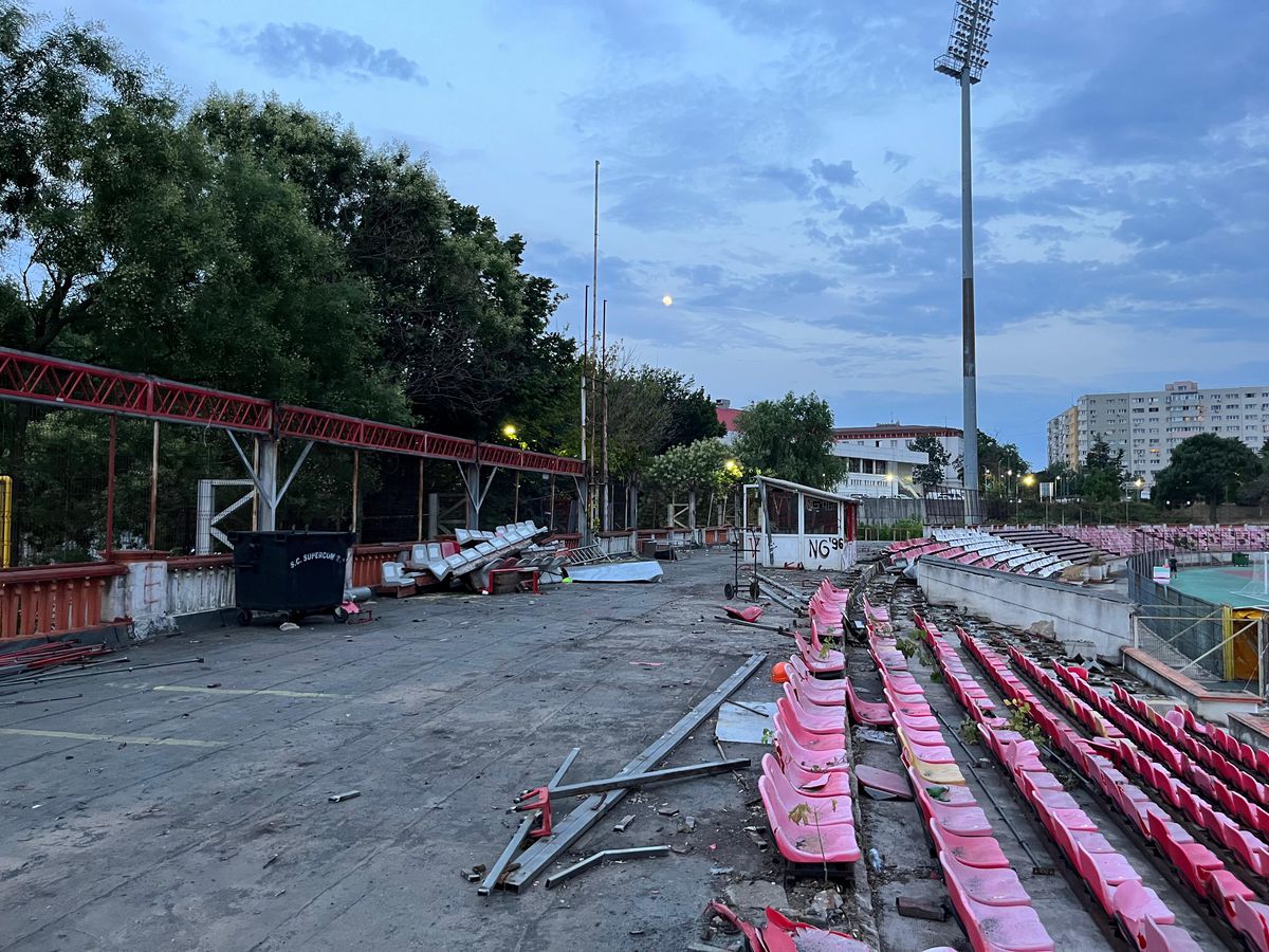 Începe DEZMEMBRAREA stadionului Dinamo » Imagini uluitoare: arena „câinilor” se transformă într-o adevărată ruină