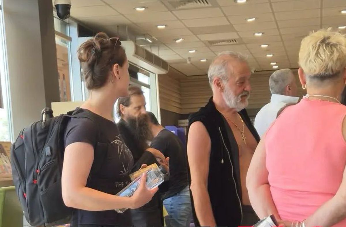 Gigi Becali, „hipster” în drum spre Marea Neagră » În ce ținută a fost surprins de turiști