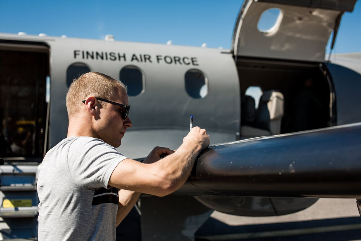 „Eram un trăgător bun” » Pilotul din Formula 1 a fost lunetist în armată: „Dormeam două săptămâni în pădure”