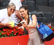 Sorana Cîrstea alături de fani la finalul partidei de la UniCredit Iași Open FOTO Roxana Fleșeru