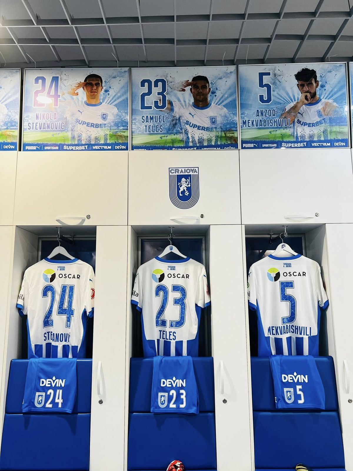 Imagini din vestiarul Craiovei, înainte de meciul cu FC Argeș