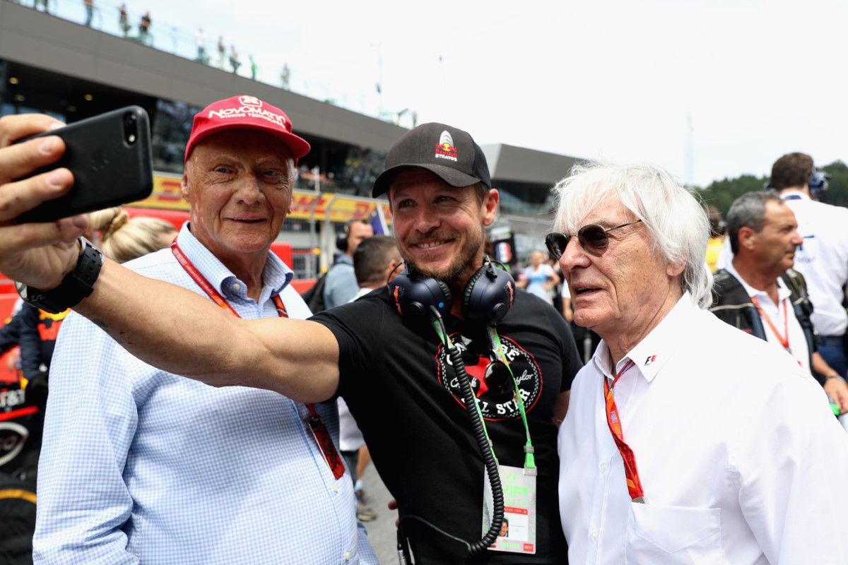 Omul care i-a oferit primul ajutor lui Felix Baumgartner a povestit momentul tragic: „S-a prăbuşit ca o rachetă între două piscine”