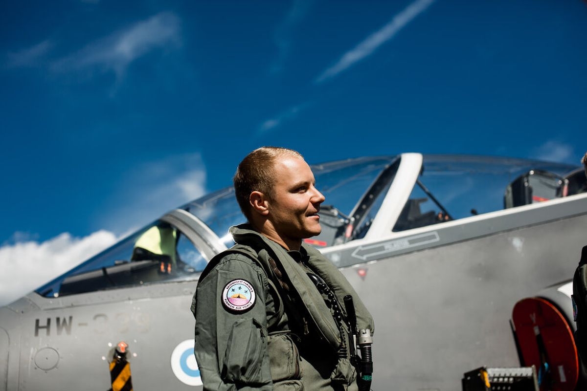 „Eram un trăgător bun” » Pilotul din Formula 1 a fost lunetist în armată: „Dormeam două săptămâni în pădure”