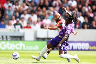 După săptămâni de negocieri, Manchester United a bătut palma pentru al doilea cel mai scump transfer al verii!