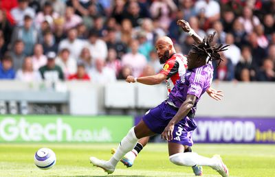 După săptămâni de negocieri, Manchester United a bătut palma pentru al doilea cel mai scump transfer al verii!