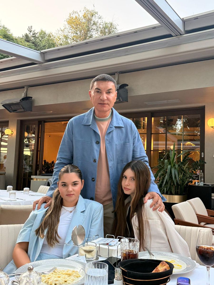 „Am două țațe, cum le zic eu” » Cristi Borcea, reacție după „Beach, please!”. Ce sfat le dă celor 9 copii ai lui