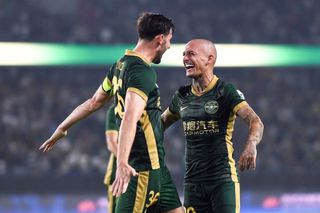 Alex Mitriță, încă o „dublă” în China » S-a distrat cu echipa altor doi români