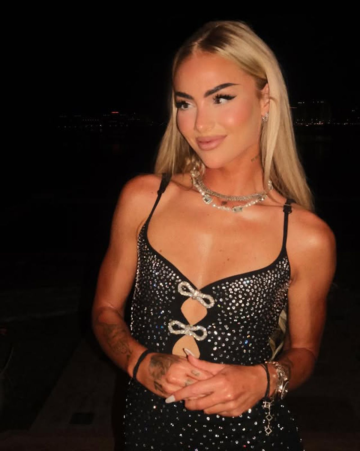 Cea mai sexy jucătoare din lume a plecat fără iubitul celebru în vacanță » Fotbalistul, doar în „tribună” la victoria categorică din Cupă