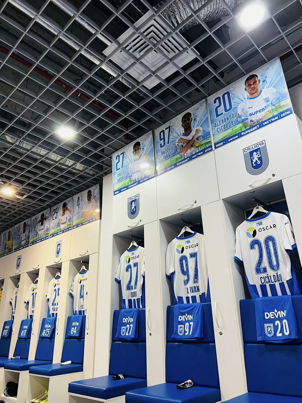 Imagini din vestiarul Craiovei, înainte de meciul cu FC Argeș