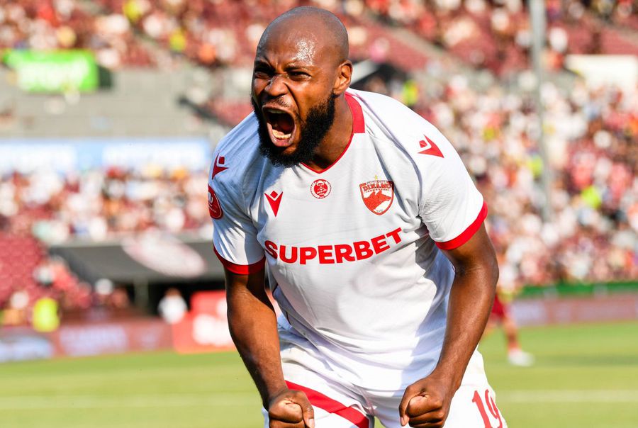 Hakim Abdallah a îmbrăcat tricoul lui Dinamo în 76 de meciuri, marcând 9 goluri / Foto: Imago Images „Bineînțeles că îmi doresc să marchez” » Hakim Abdallah lasă prieteniile deoparte la Dinamo - UTA: „E alegerea lor dacă mă vor fluiera”