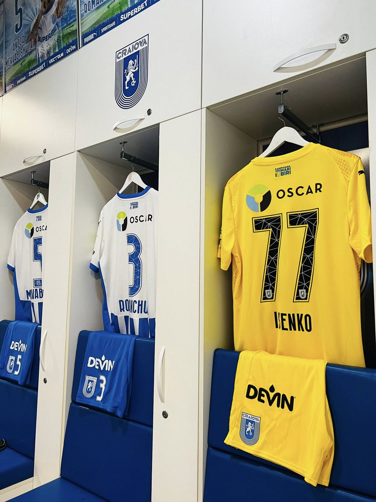 Imagini din vestiarul Craiovei, înainte de meciul cu FC Argeș