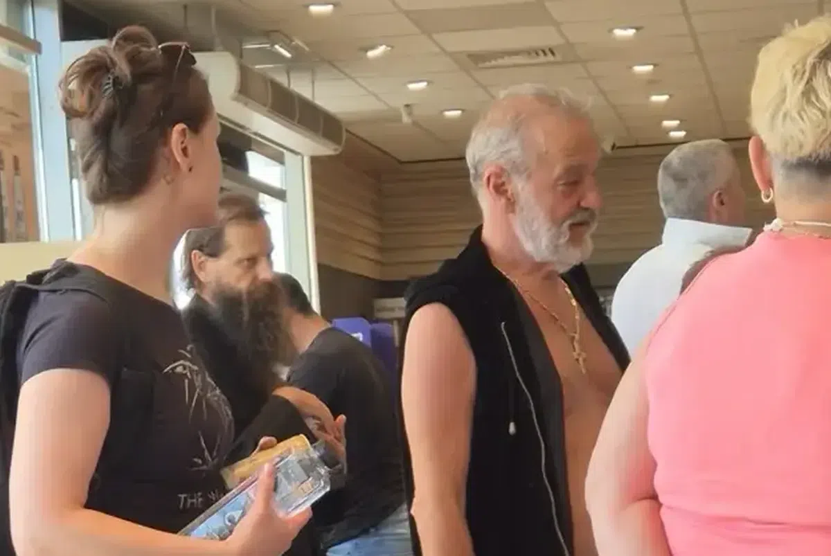 Gigi Becali, „hipster” în drum spre Marea Neagră » În ce ținută a fost surprins de turiști