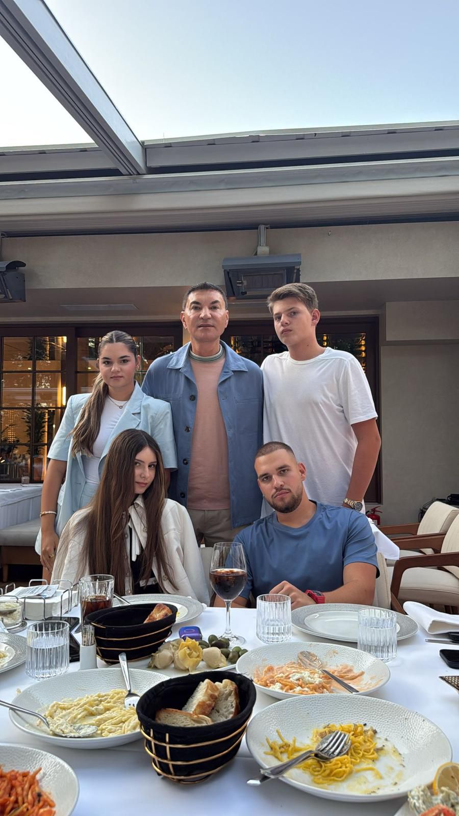 „Am două țațe, cum le zic eu” » Cristi Borcea, reacție după „Beach, please!”. Ce sfat le dă celor 9 copii ai lui