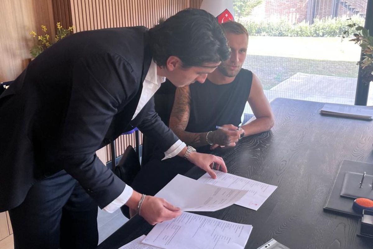 Denis Drăguș, prezentat la Eyupspor