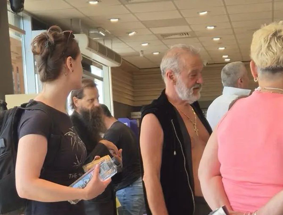 Gigi Becali, „hipster” în drum spre Marea Neagră » În ce ținută a fost surprins de turiști