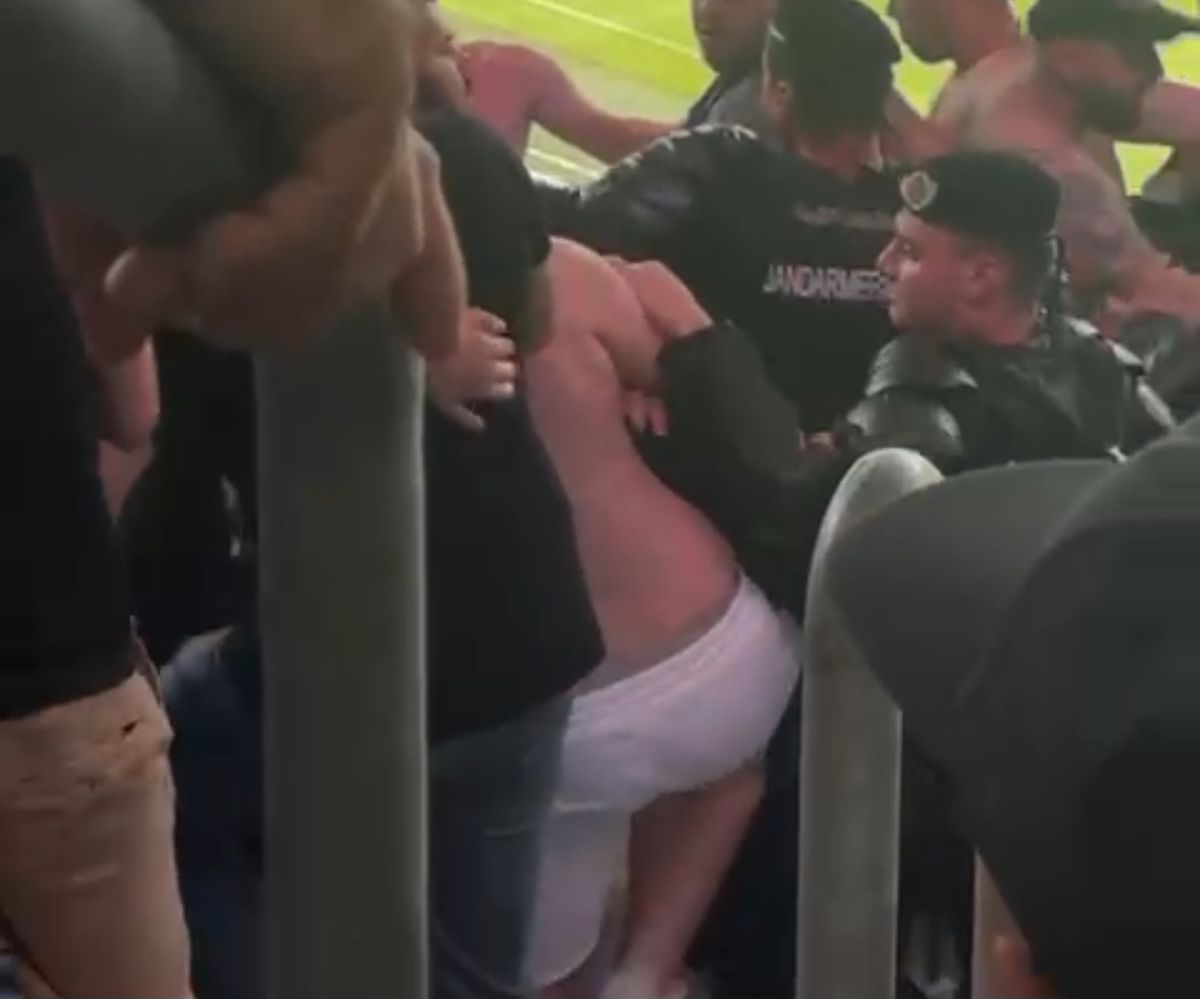 Scandal la Universitatea Craiova - FC Argeș! Jandarmeria a trebuit să intervină