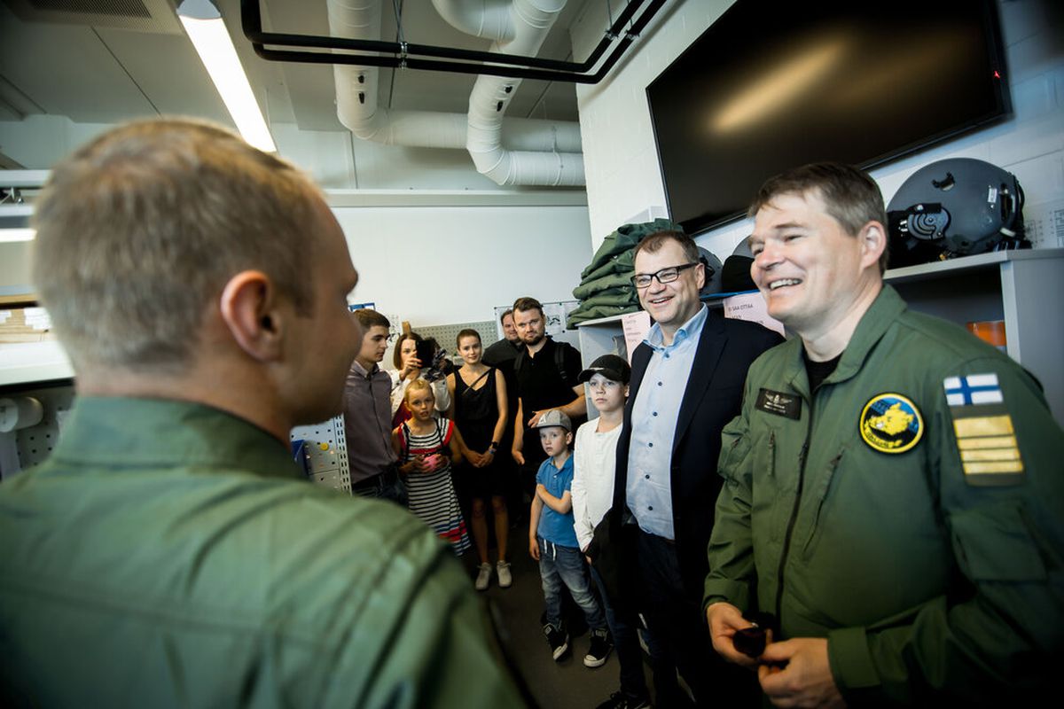 „Eram un trăgător bun” » Pilotul din Formula 1 a fost lunetist în armată: „Dormeam două săptămâni în pădure”