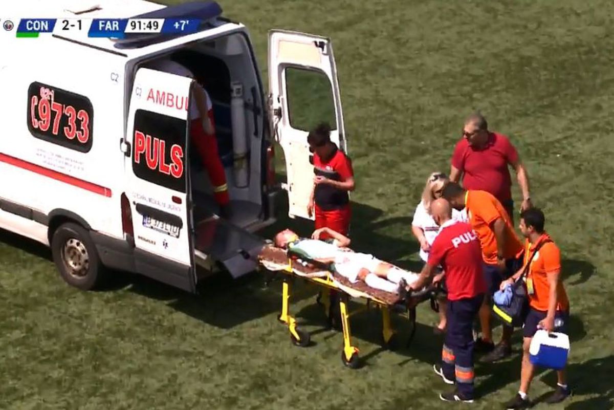 VIDEO + FOTO // Chiajna - Farul, întrerupt 7 minute după ce un jucător s-a prăbușit pe teren! EXCLUSIV Ce diagnostic i-au pus medicii