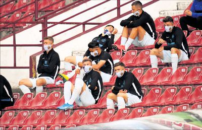 Colcăie virusul în Liga 1 și LPF doar asistă! Urmează întâlnirea decisivă LPF - Guvern » Se blochează iar competiția?