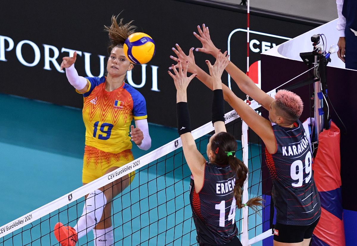 România a pierdut primul meci de la Campionatul European de volei feminin! Ce șanse au „tricolorele” la calificarea în „optimi”