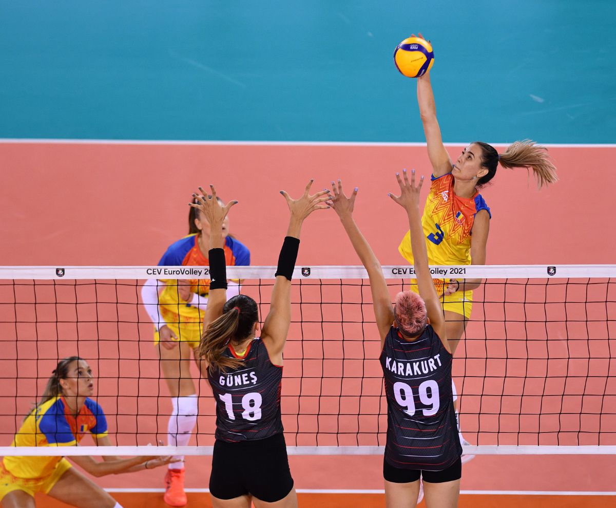 România a pierdut primul meci de la Campionatul European de volei feminin! Ce șanse au „tricolorele” la calificarea în „optimi”