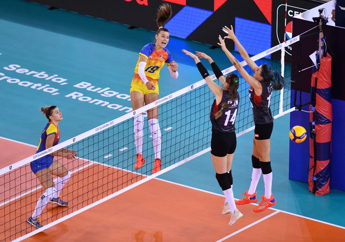 România a pierdut primul meci de la Campionatul European de volei feminin! Ce șanse au „tricolorele” la calificarea în „optimi”