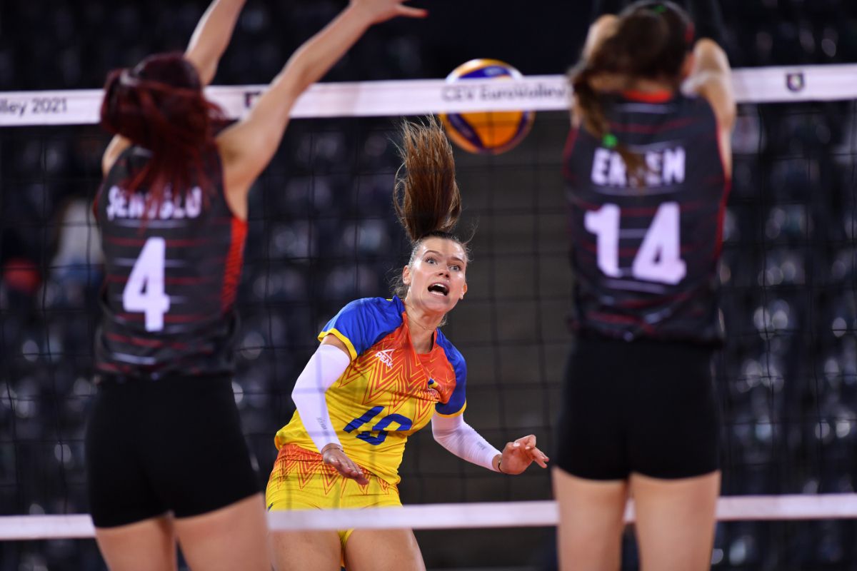 România a pierdut primul meci de la Campionatul European de volei feminin! Ce șanse au „tricolorele” la calificarea în „optimi”