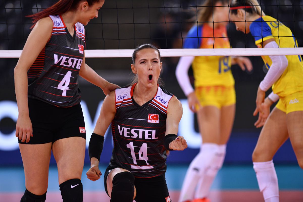 România a pierdut primul meci de la Campionatul European de volei feminin! Ce șanse au „tricolorele” la calificarea în „optimi”