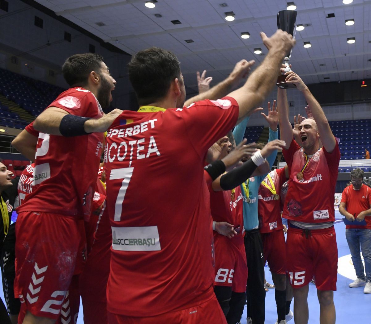 Dinamo e Supercampioana României! „Dulăii” au câștigat categoric duelul cu Steaua