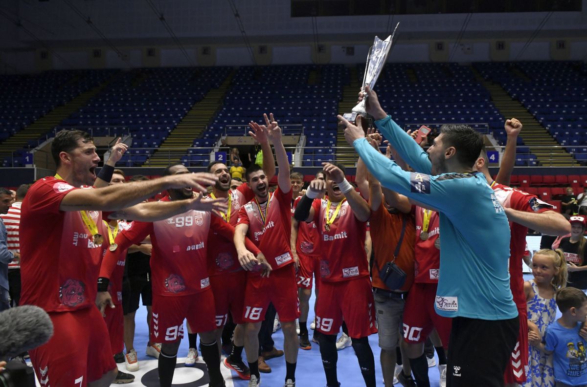 Dinamo e Supercampioana României! „Dulăii” au câștigat categoric duelul cu Steaua