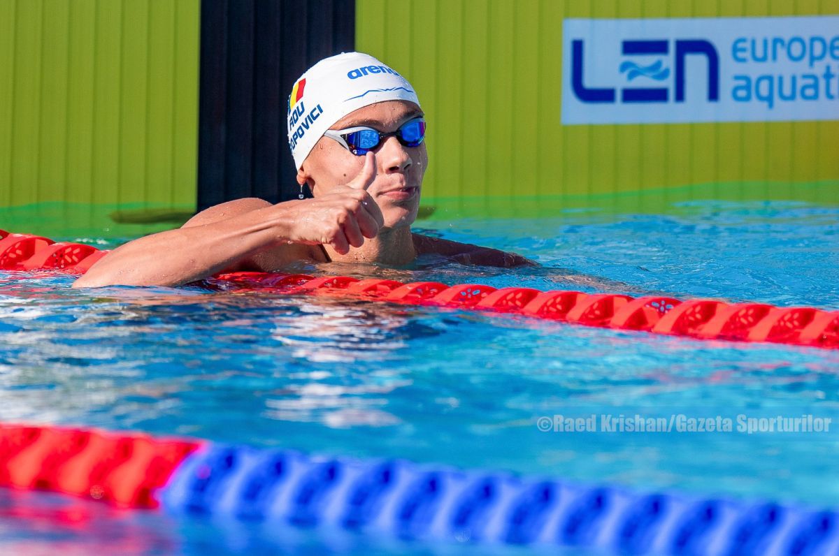 Cum l-a felicitat marele Phelps pe David Popovici: „De mic îmi doream să mă cunoască cineva atât de important”