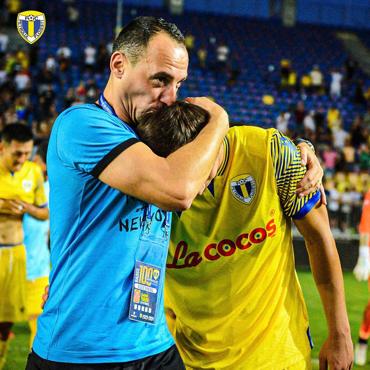 10 informații de la Petrolul - FCU Craiova » Slănină cu ceapă pentru arbitri, lacrimi de fericire, ture suplimentare + derapajul galeriei