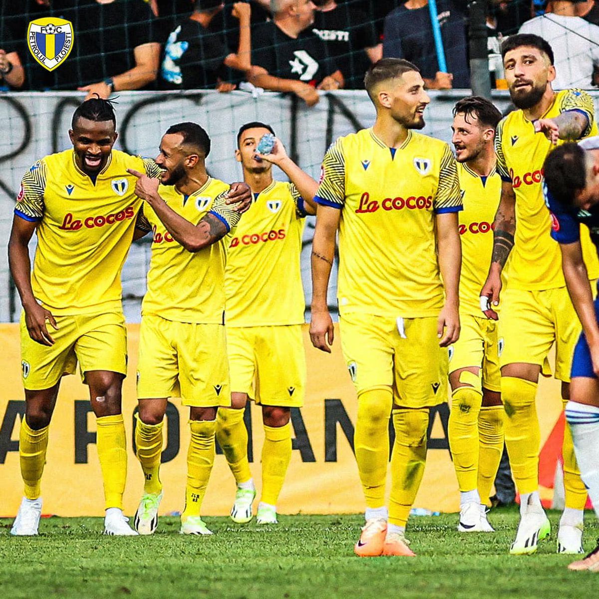 10 informații de la Petrolul - FCU Craiova » Slănină cu ceapă pentru arbitri, lacrimi de fericire, ture suplimentare + derapajul galeriei