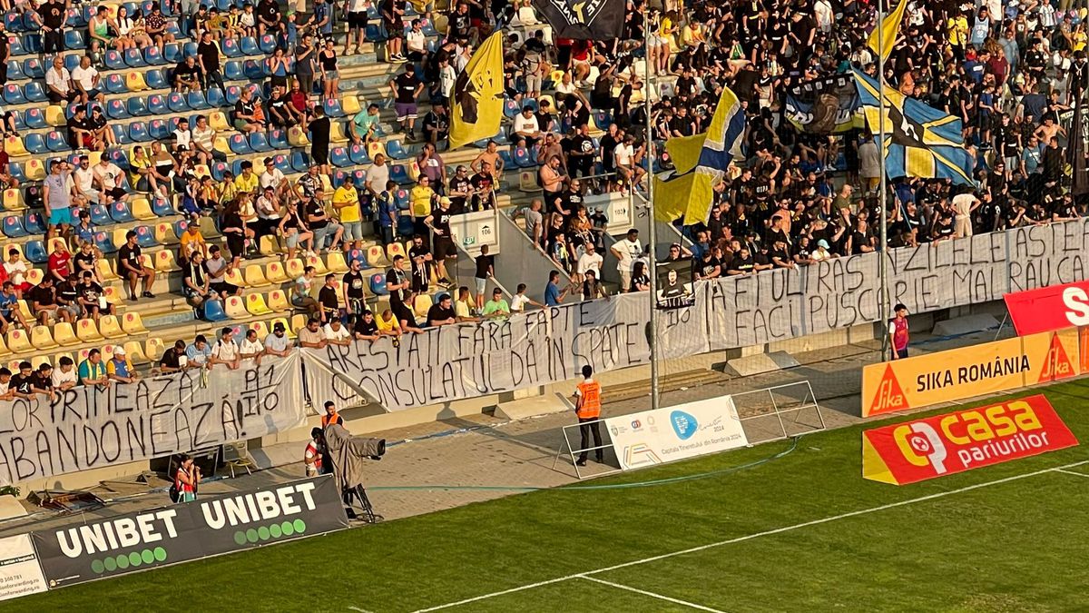 Mesaje galerie Petrolul pentru ultrașii de la „Knot 2004”