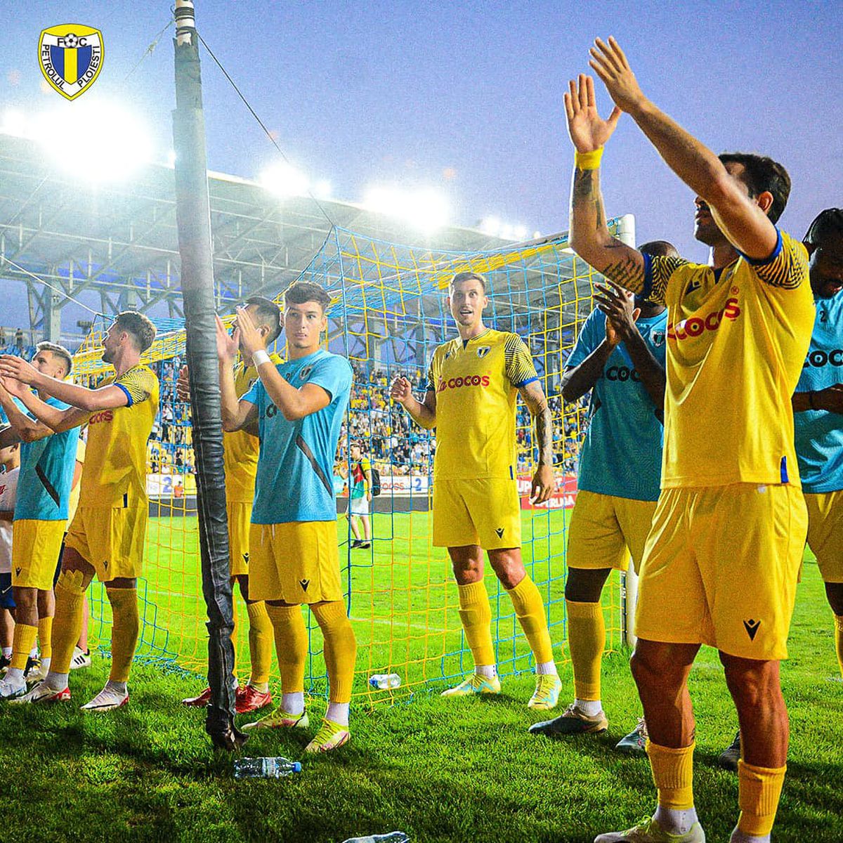 10 informații de la Petrolul - FCU Craiova » Slănină cu ceapă pentru arbitri, lacrimi de fericire, ture suplimentare + derapajul galeriei