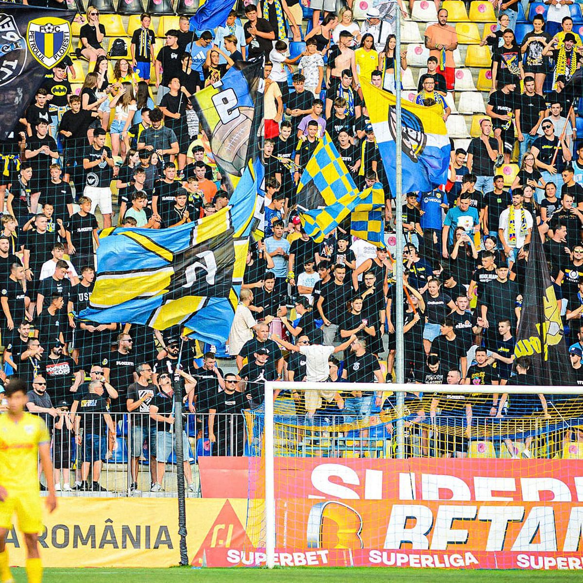 10 informații de la Petrolul - FCU Craiova » Slănină cu ceapă pentru arbitri, lacrimi de fericire, ture suplimentare + derapajul galeriei