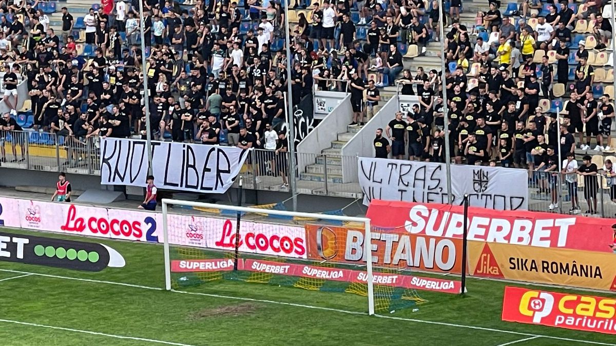 Mesaje galerie Petrolul pentru ultrașii de la „Knot 2004”