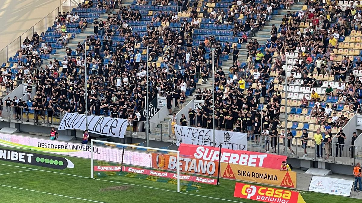 Mesaje galerie Petrolul pentru ultrașii de la „Knot 2004”