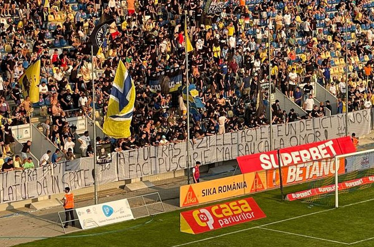 Galeria Petrolului, mesaje după ce 7 ultrași ultrași „Knot 2004” au fost arestați în Grecia + Cum au răspuns fanii FCU Craiova