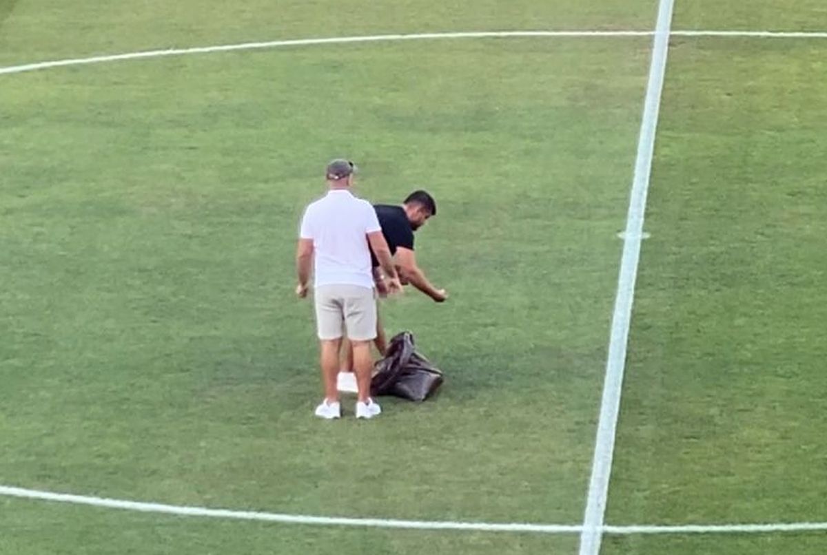 Imagini curioase surprinse cu două ore înainte de Rapid - Dinamo, pe gazonul din Giulești