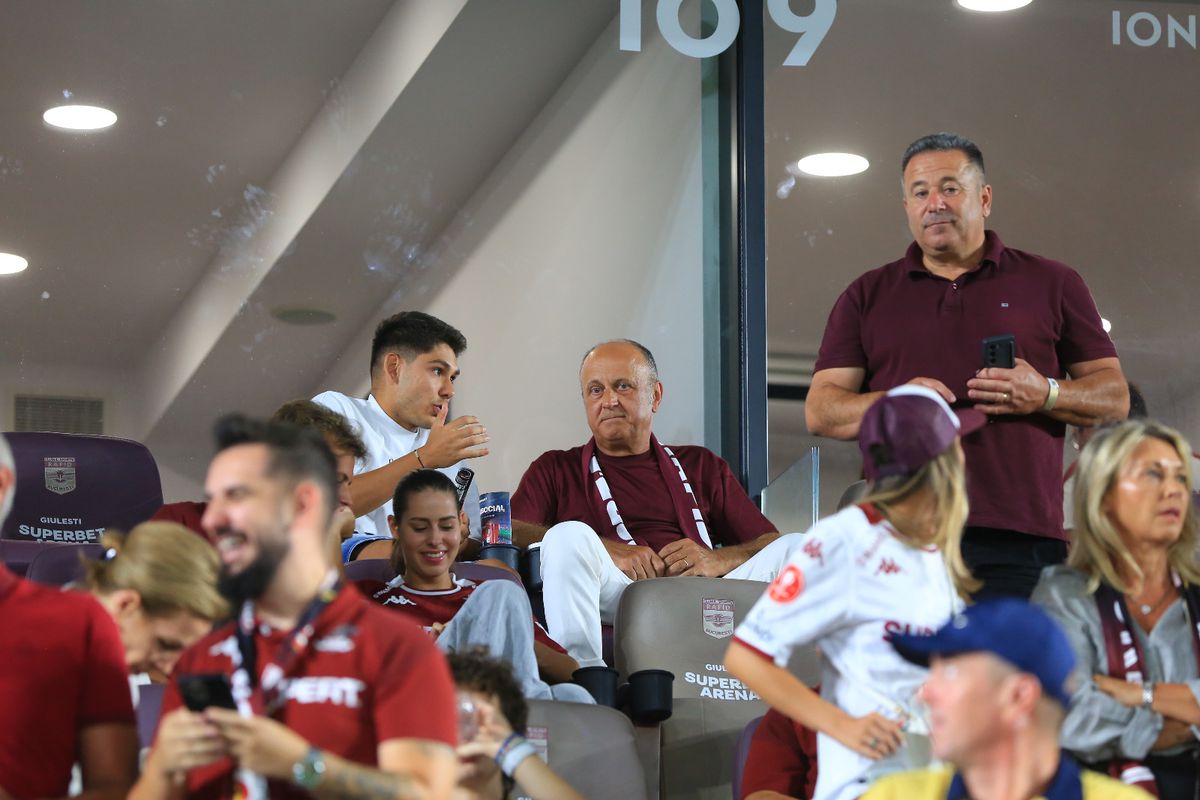 10 detalii observate pe stadion la Rapid - Dinamo » ANPC, dormiți? + Daniel Pancu nu le-a făcut pe plac