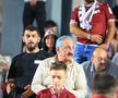 Apariție excentrică în Giulești » Fostul patron al clubului a apărut cu părul vopsit albastru la derby